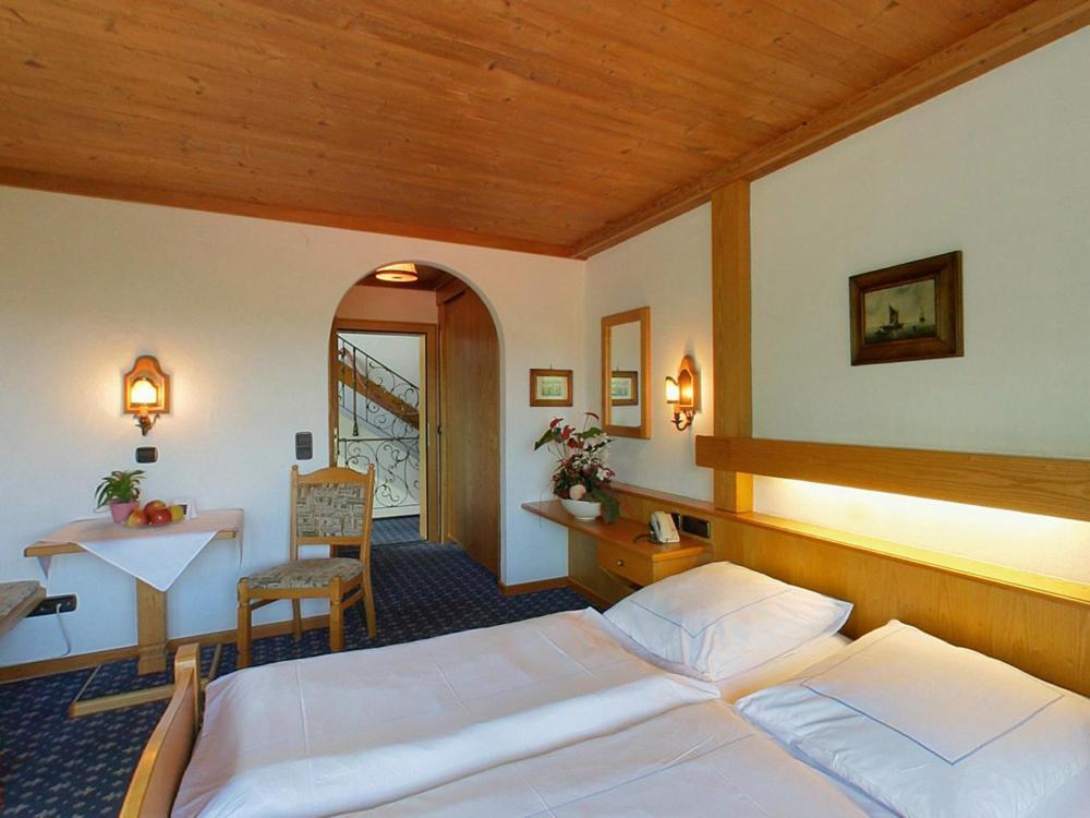 Hotel Alpina Hagnau Habitación foto